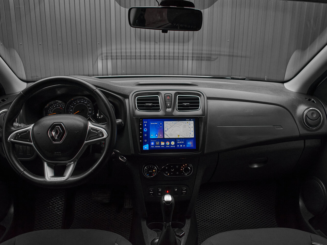 Купить Renault Sandero Stepway 1.6 AT (102 л.с.), 2018 в Екатеренбурге