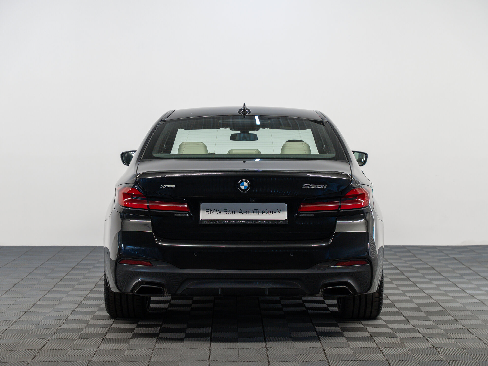 Автомобиль BMW 5 серии 530i xDrive 2.0 AT (249 л.с.) 4WD - 6