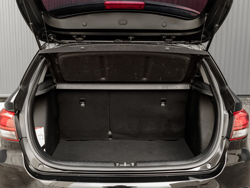 Купить Kia Rio X-Line 1.6 MT (123 л.с.), 2018 в Екатеренбурге