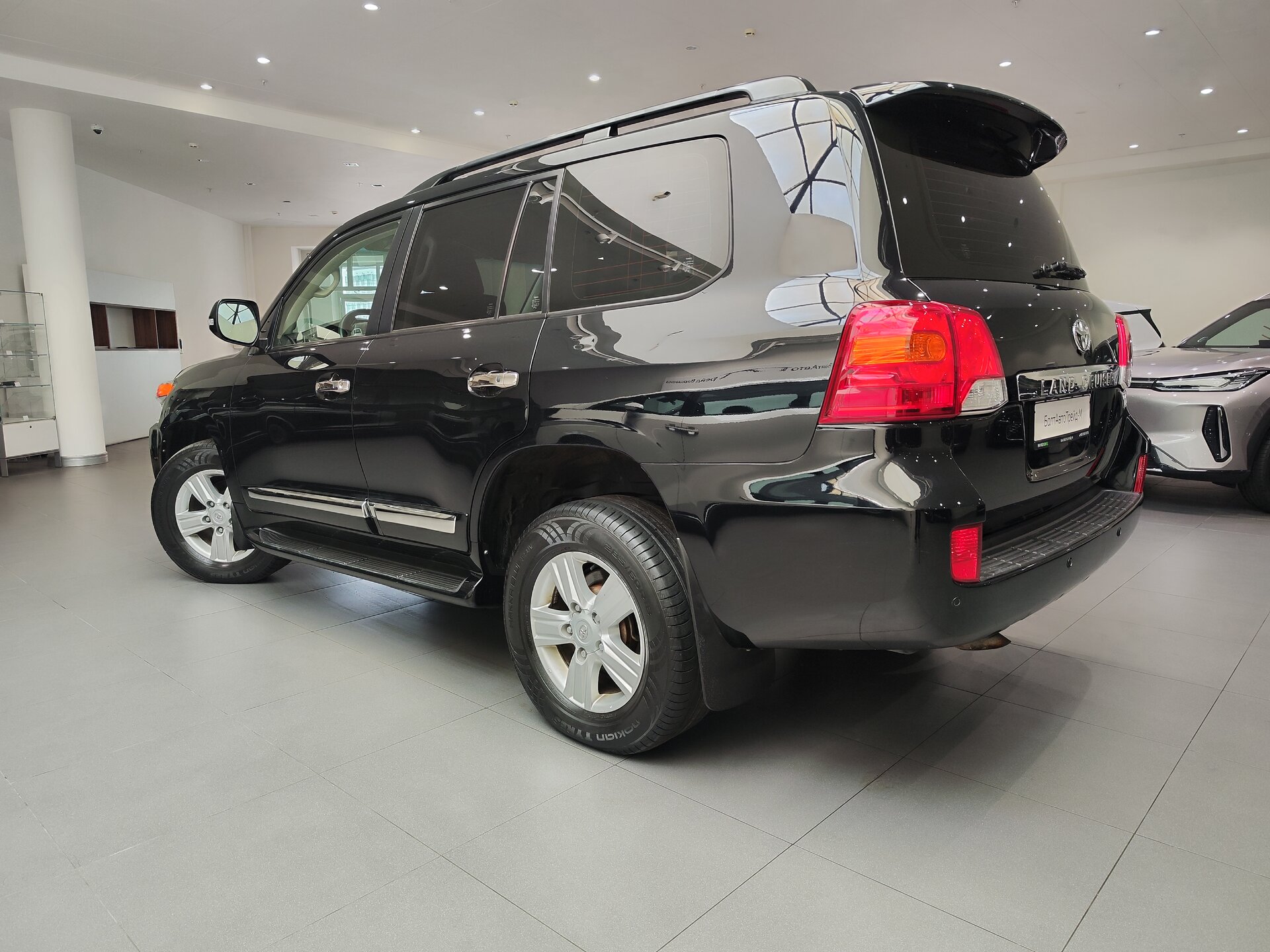 Автомобиль Toyota Land Cruiser 4.6 AT (309 л.с.) 4WD - 4