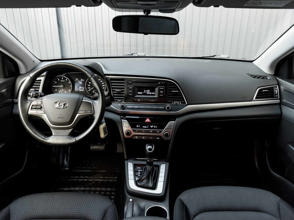 Купить Hyundai Elantra 1.6 AT (128 л.с.), 2017 в Екатеренбурге