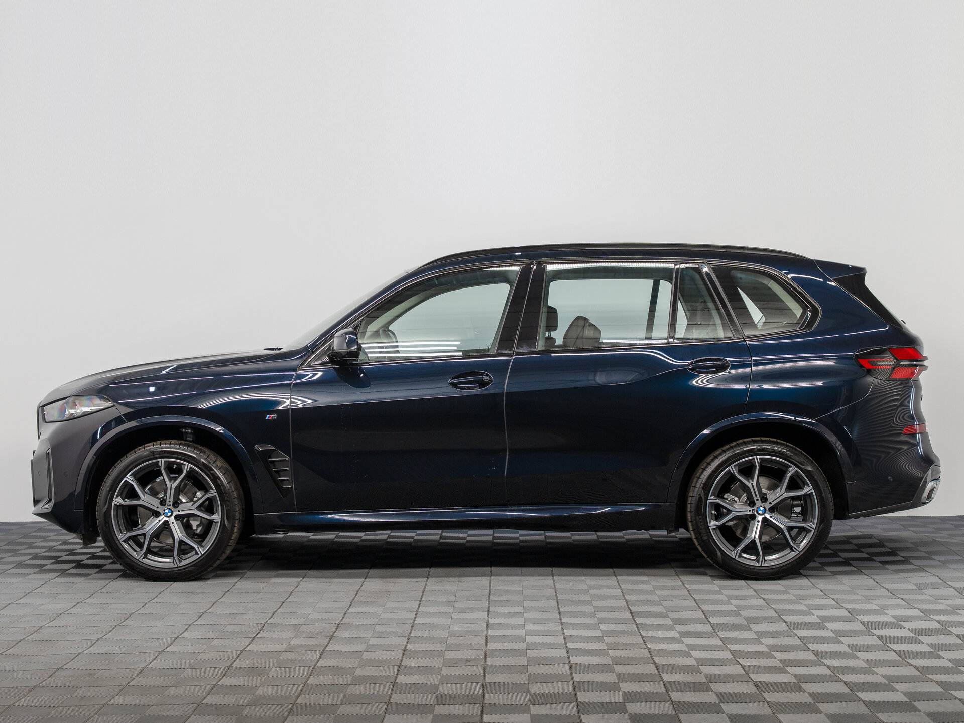 Автомобиль BMW X5 30Li 2.0 AT (258 л.с.) 4WD - 6
