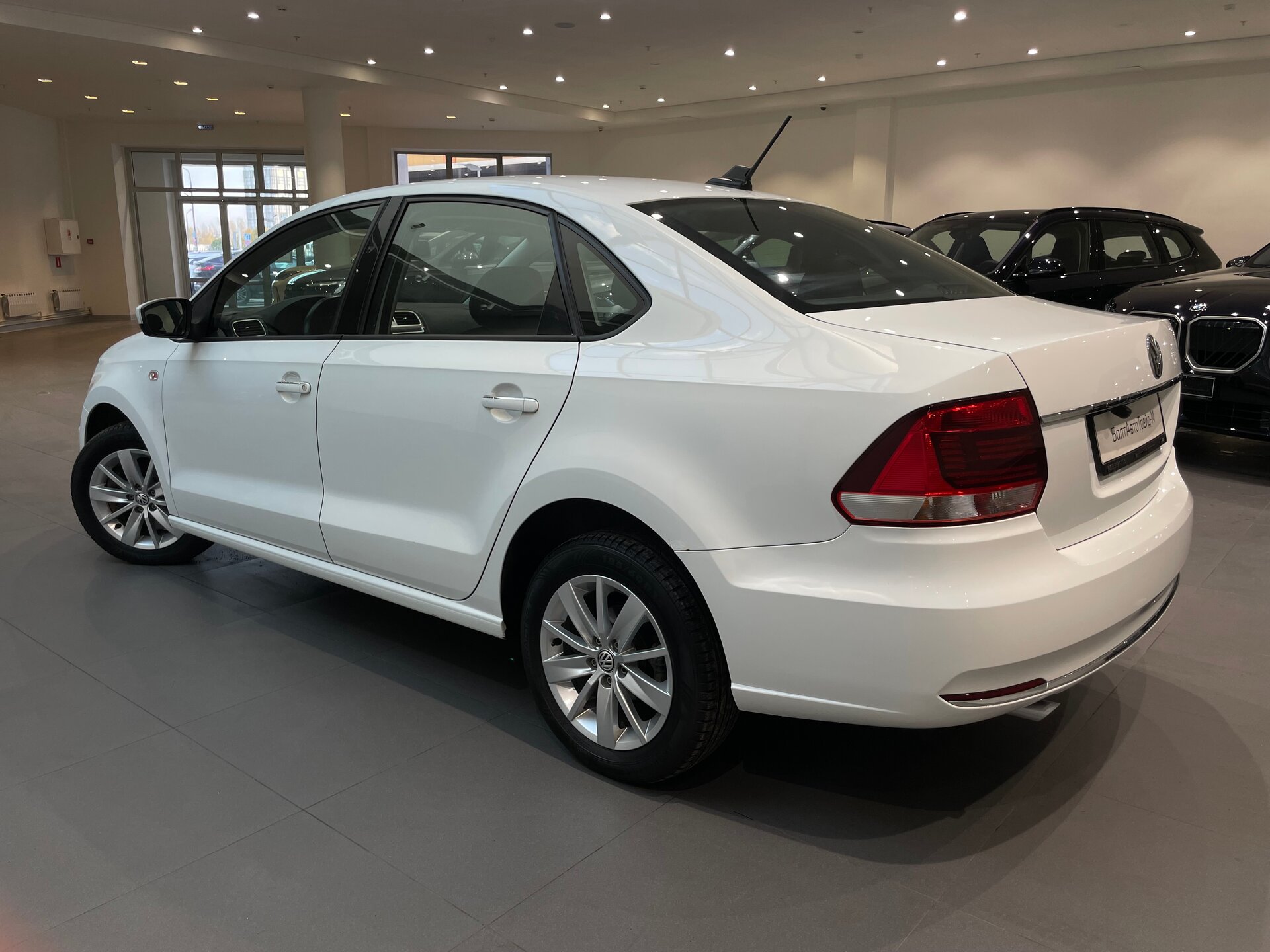 Автомобиль Volkswagen Polo 1.6 AT (110 л.с.) - 4