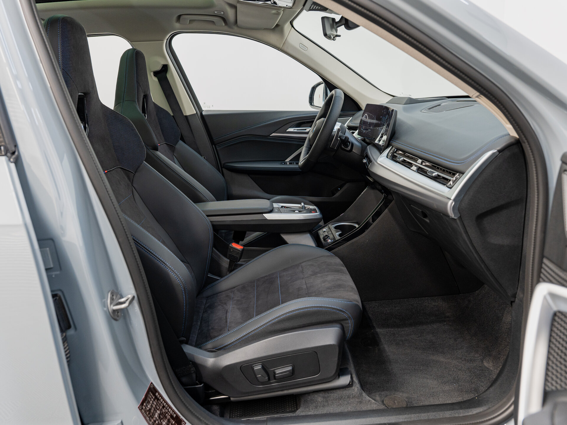 Автомобиль BMW X1 25Li xDrive 2.0 AMT (204 л.с.) 4WD - 10