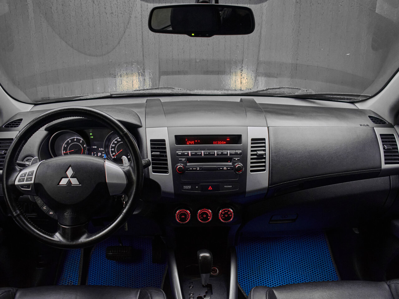 Купить Mitsubishi Outlander 2.4 CVT (170 л.с.) 4WD, 2011 в Екатеренбурге