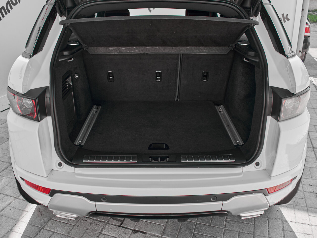 Купить Land Rover Range Rover Evoque 6-speed 2.0 AT (240 л.с.) 4WD, 2011 в Екатеренбурге