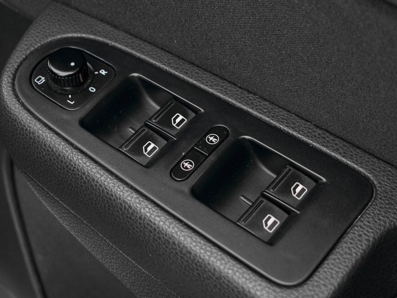 Купить Volkswagen Sharan 1.4 AMT (150 л.с.), 2012 в Екатеренбурге