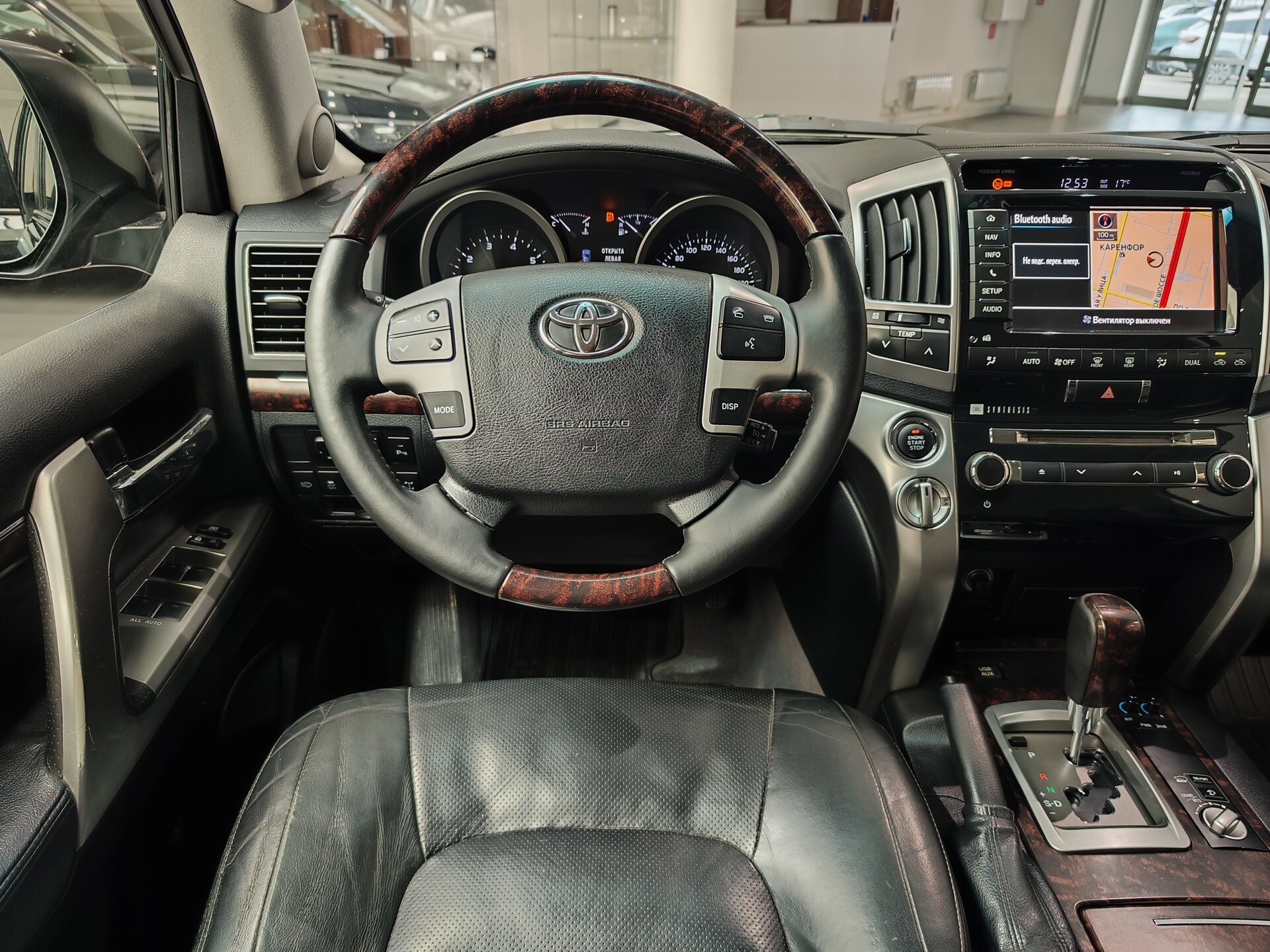 Автомобиль Toyota Land Cruiser 4.6 AT (309 л.с.) 4WD - 16