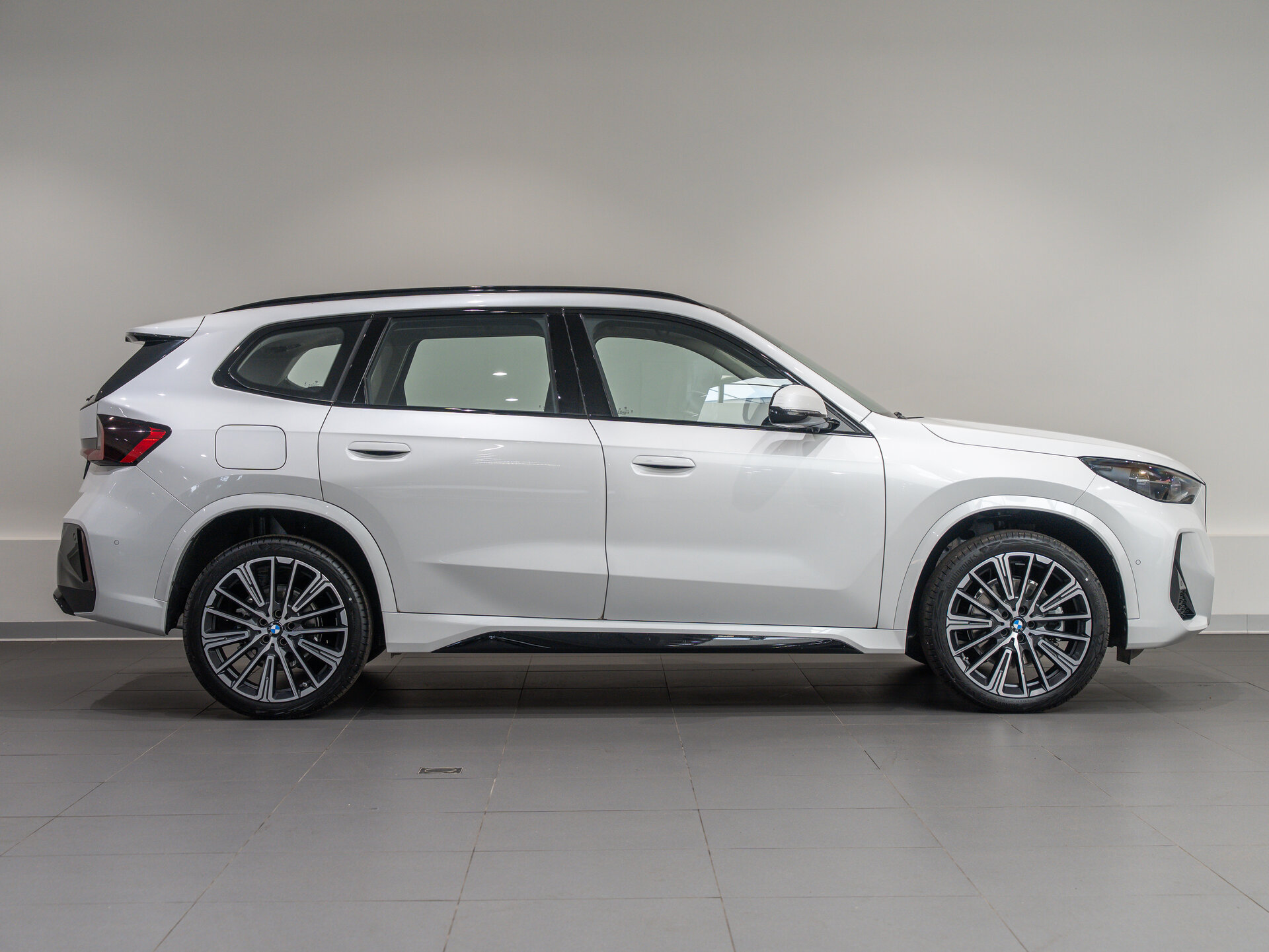 Автомобиль BMW X1 25Li xDrive 2.0 AMT (204 л.с.) 4WD - 4