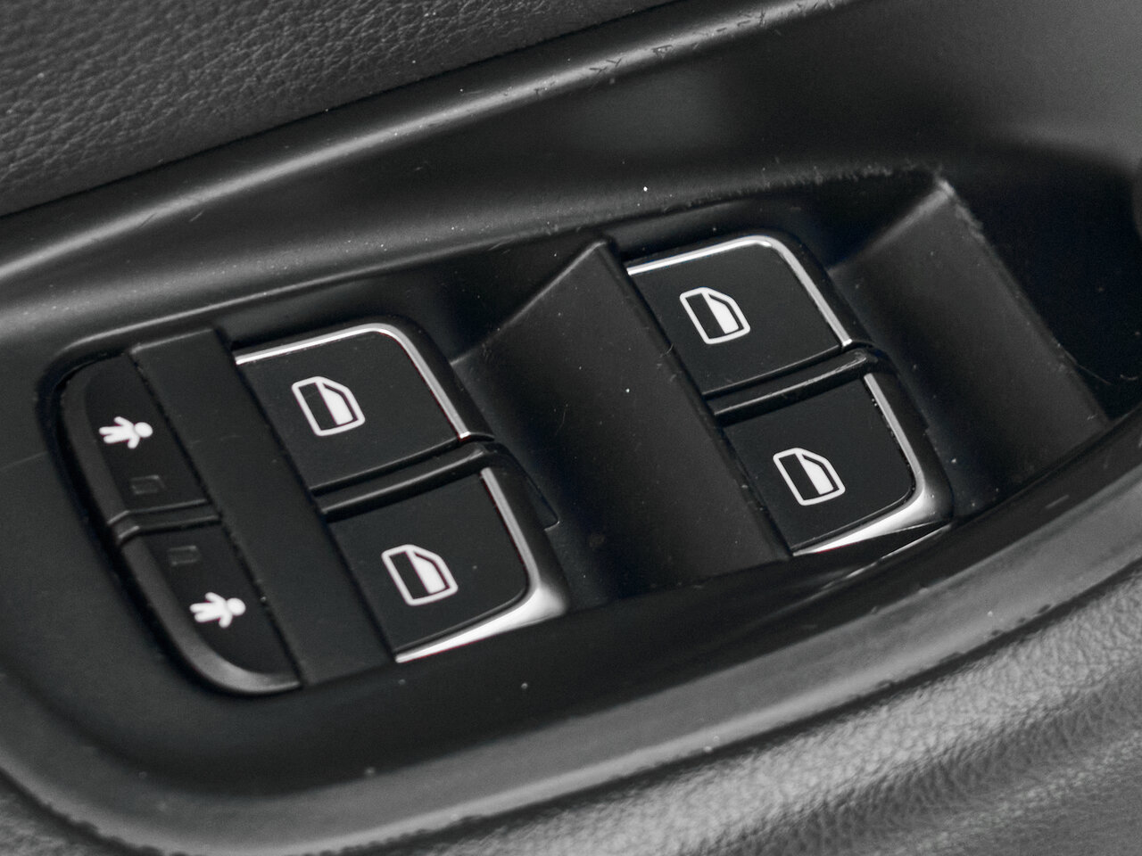 Купить Audi A6 2.0 CVT (180 л.с.), 2012 в Екатеренбурге