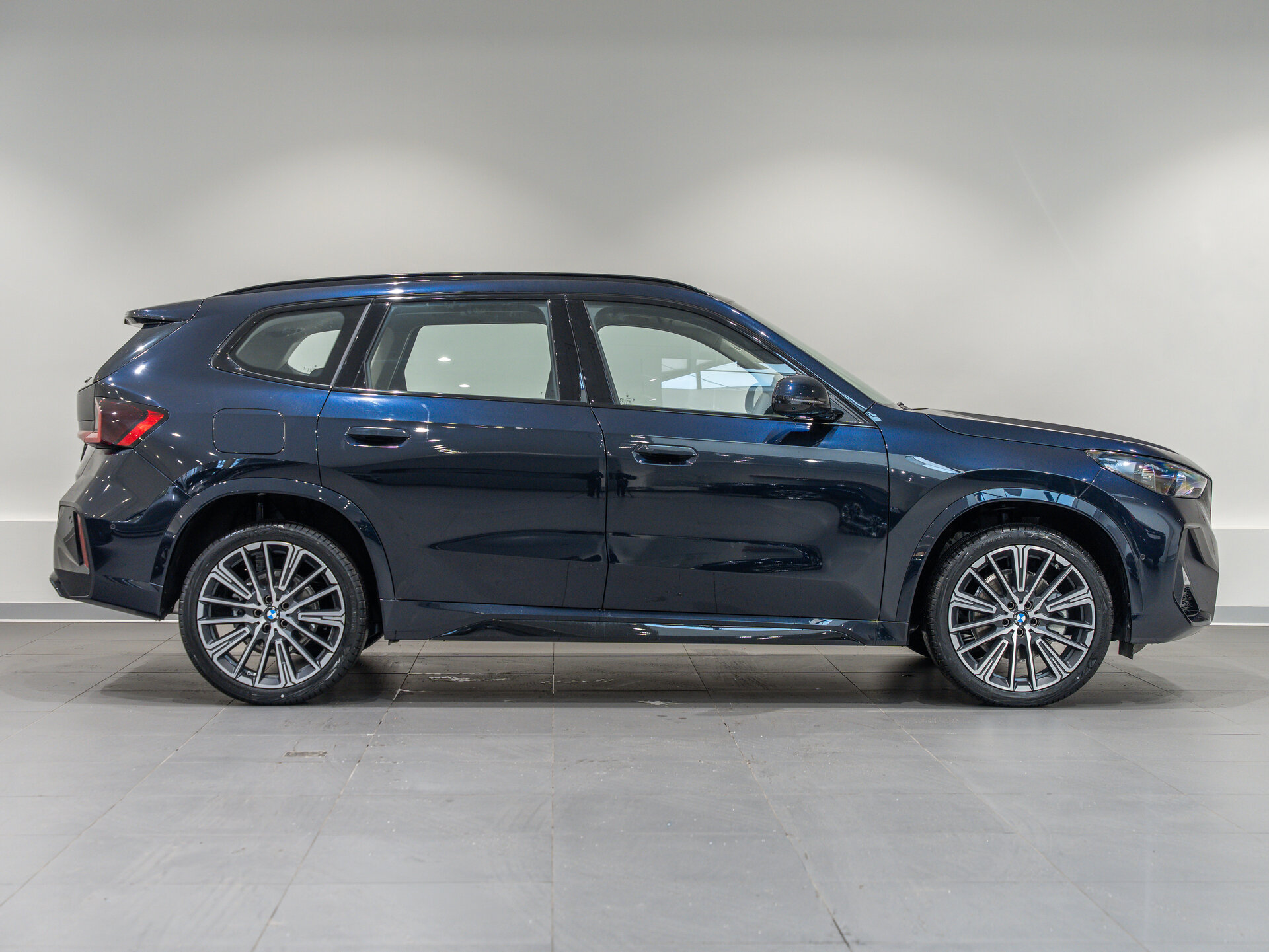 Автомобиль BMW X1 25Li xDrive 2.0 AMT (204 л.с.) 4WD - 4