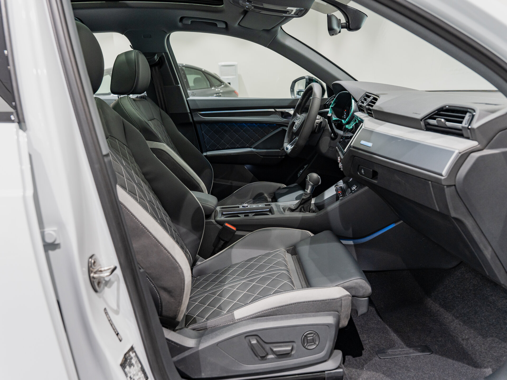 Автомобиль Audi Q3 35 TFSI 1.5 AMT (160 л.с.) - 10