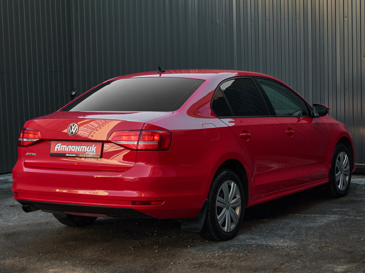 Купить Volkswagen Jetta 1.6 AT (105 л.с.), 2014 в Екатеренбурге