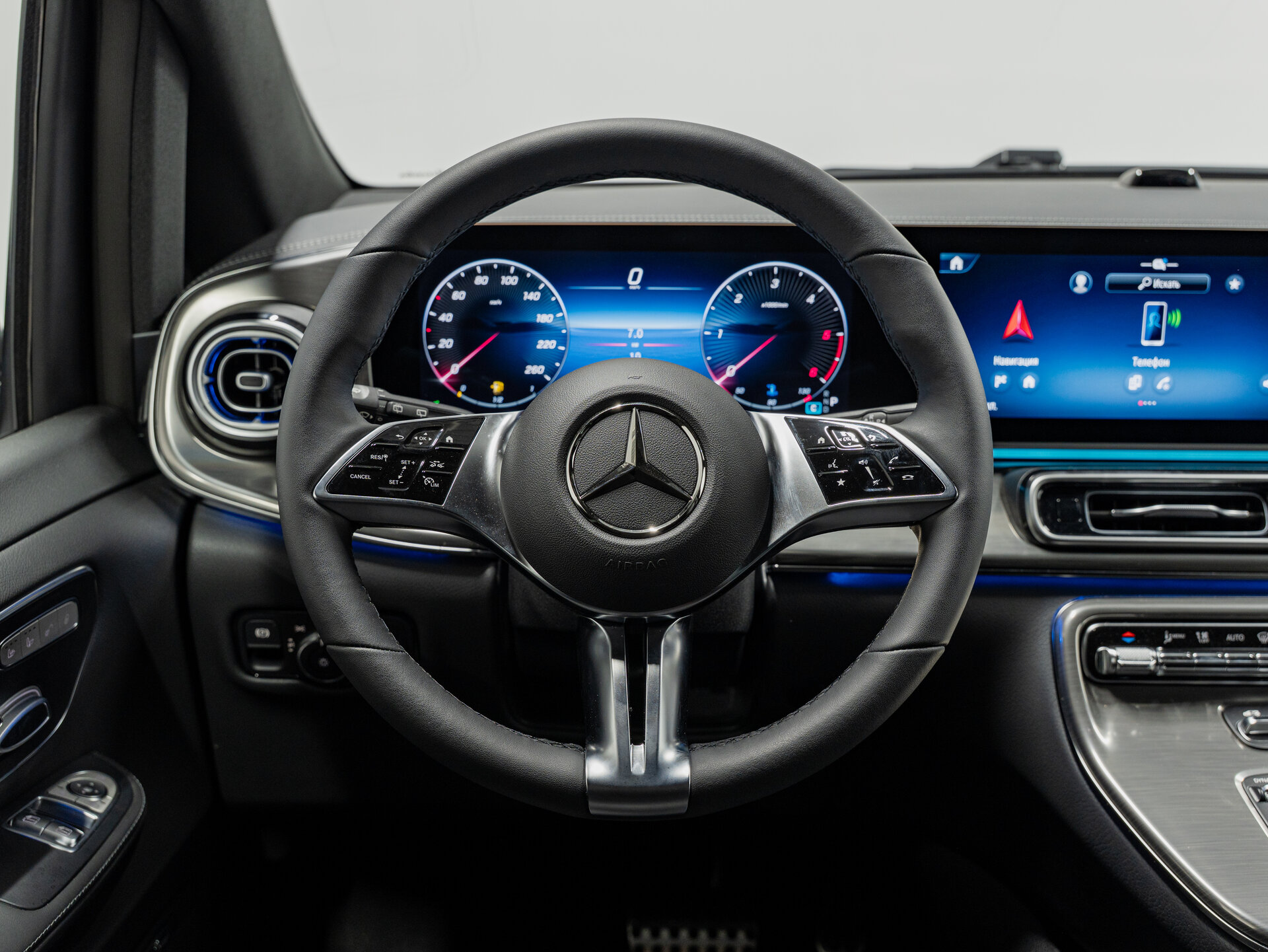 Автомобиль Mercedes-Benz V-Класс 300 d экстра длинный 2.0d AT (237 л.с.) 4WD - 16