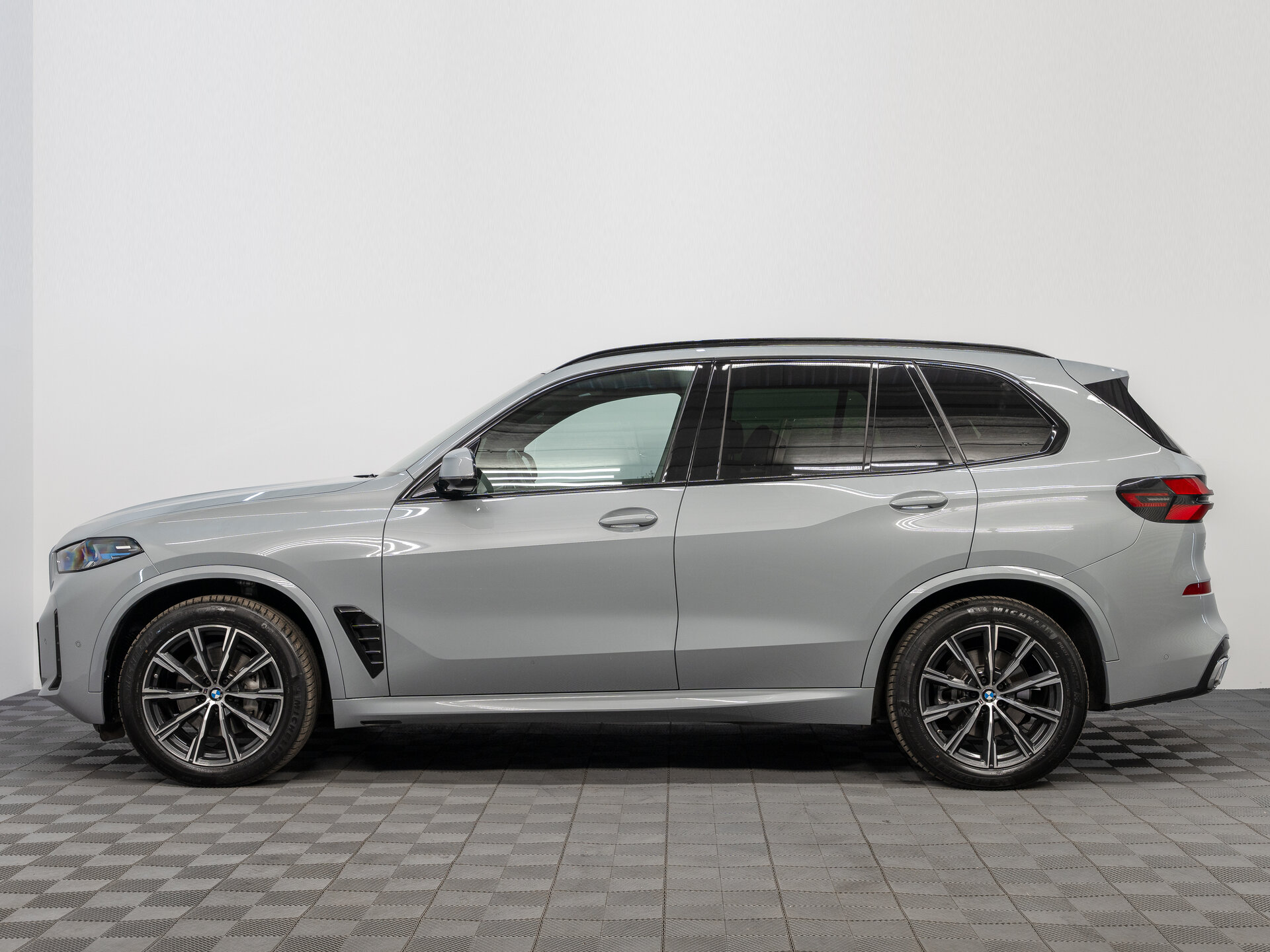 Автомобиль BMW X5 40i 3.0 AT (381 л.с.) 4WD - 8