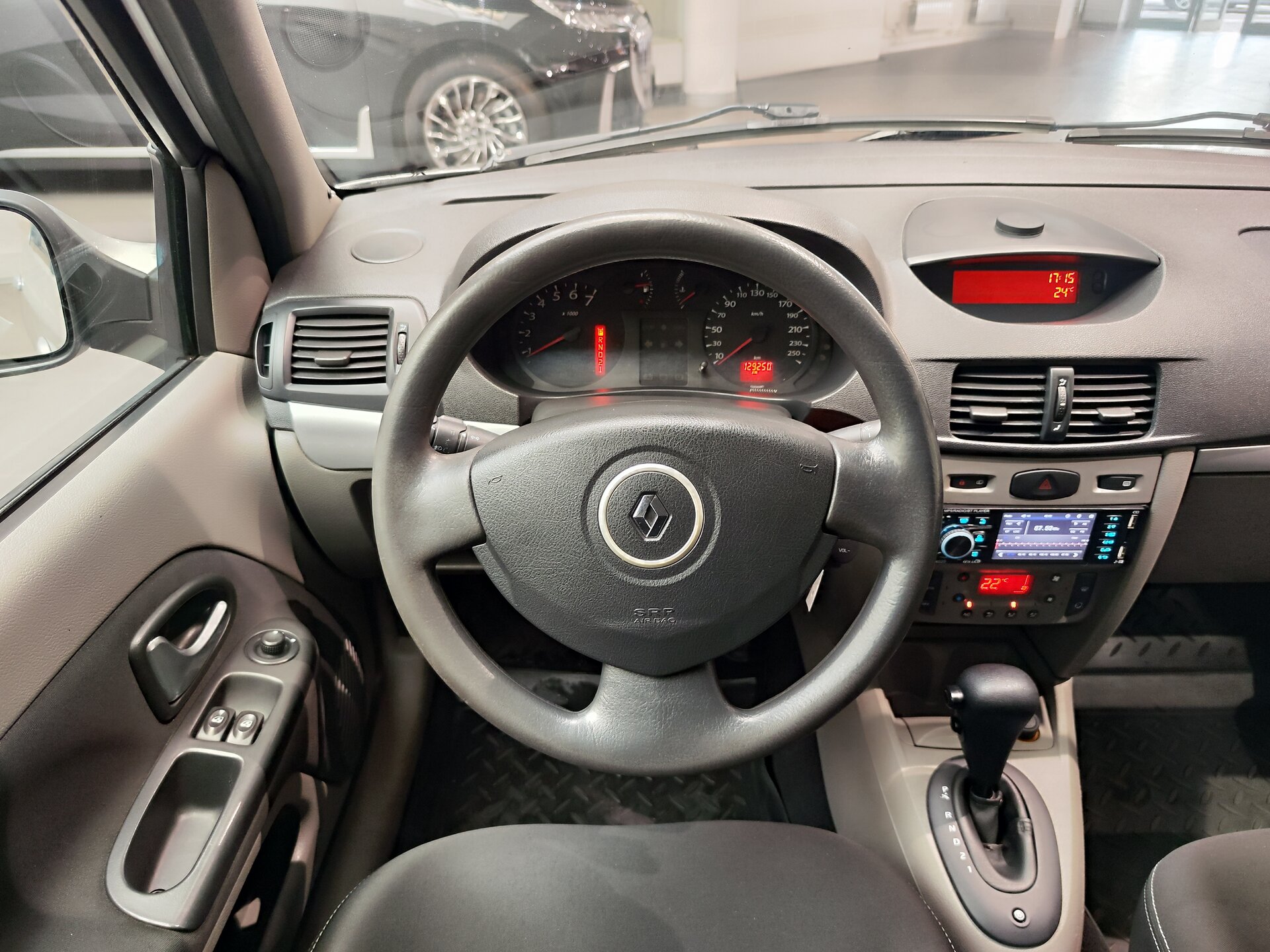 Автомобиль Renault Symbol 1.4 AT (98 л.с.) - 15