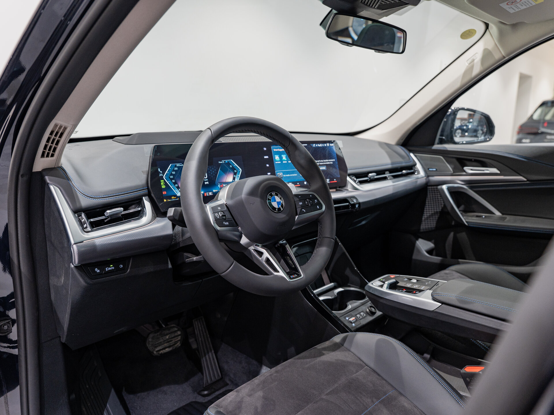 Автомобиль BMW X1 25Li xDrive 2.0 AMT (204 л.с.) 4WD - 12