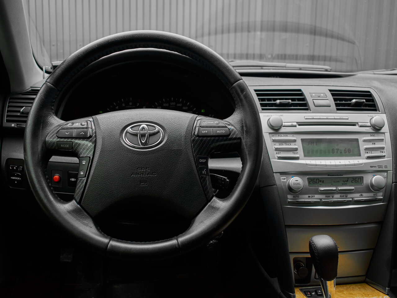 Купить Toyota Camry 2.4 AT (167 л.с.), 2006 в Екатеренбурге