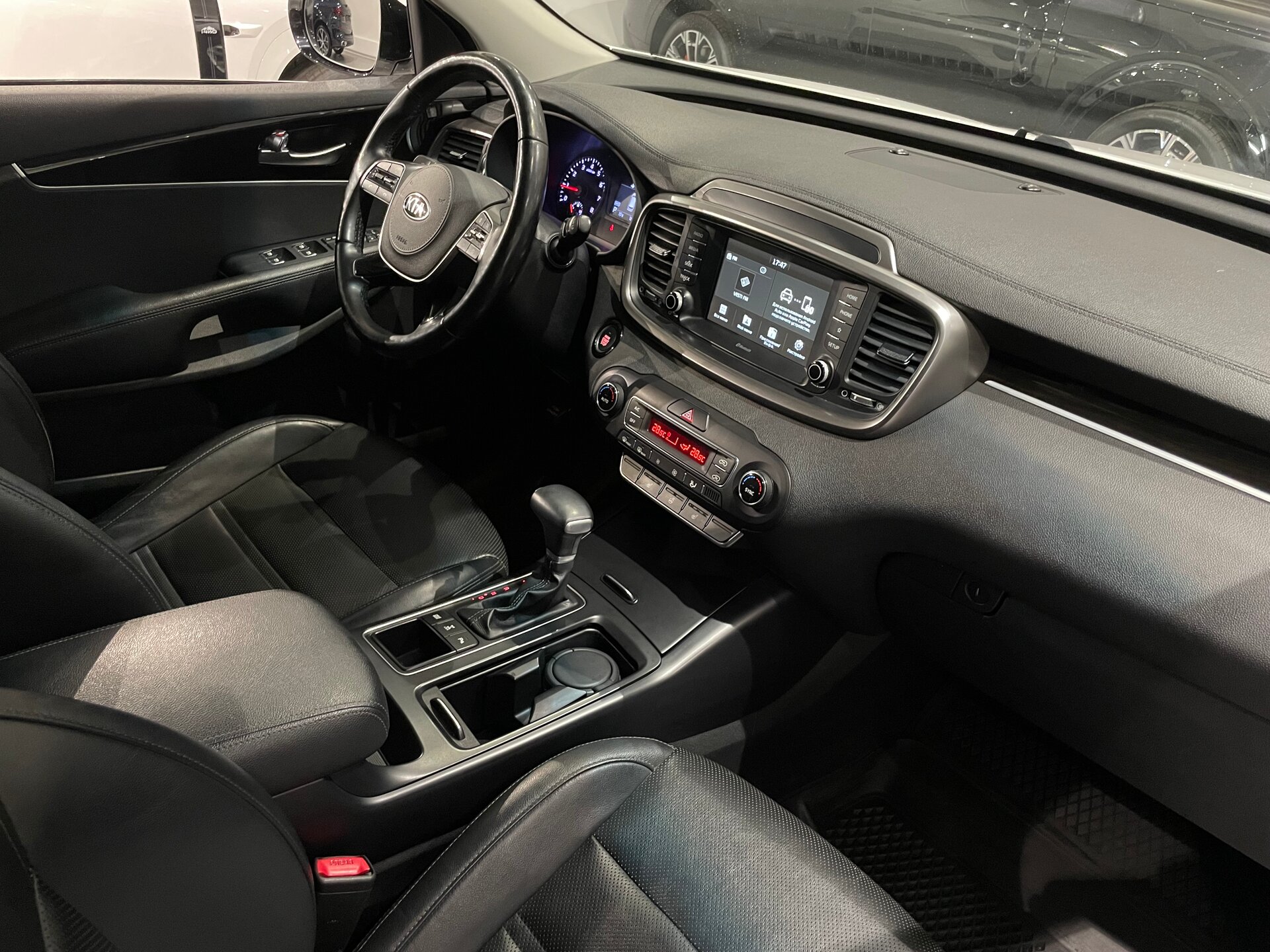 Автомобиль Kia Sorento 2.4 AT (188 л.с.) 4WD - 11