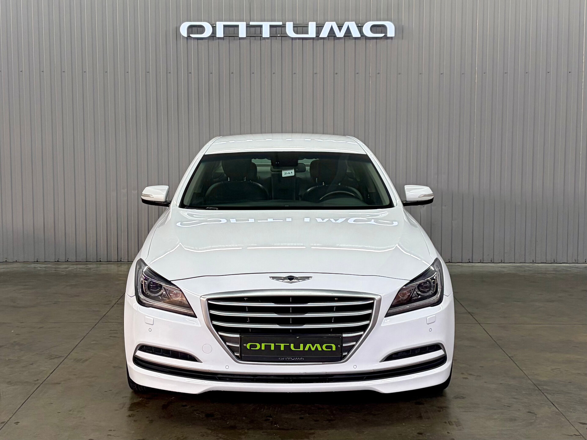 Hyundai Genesis 