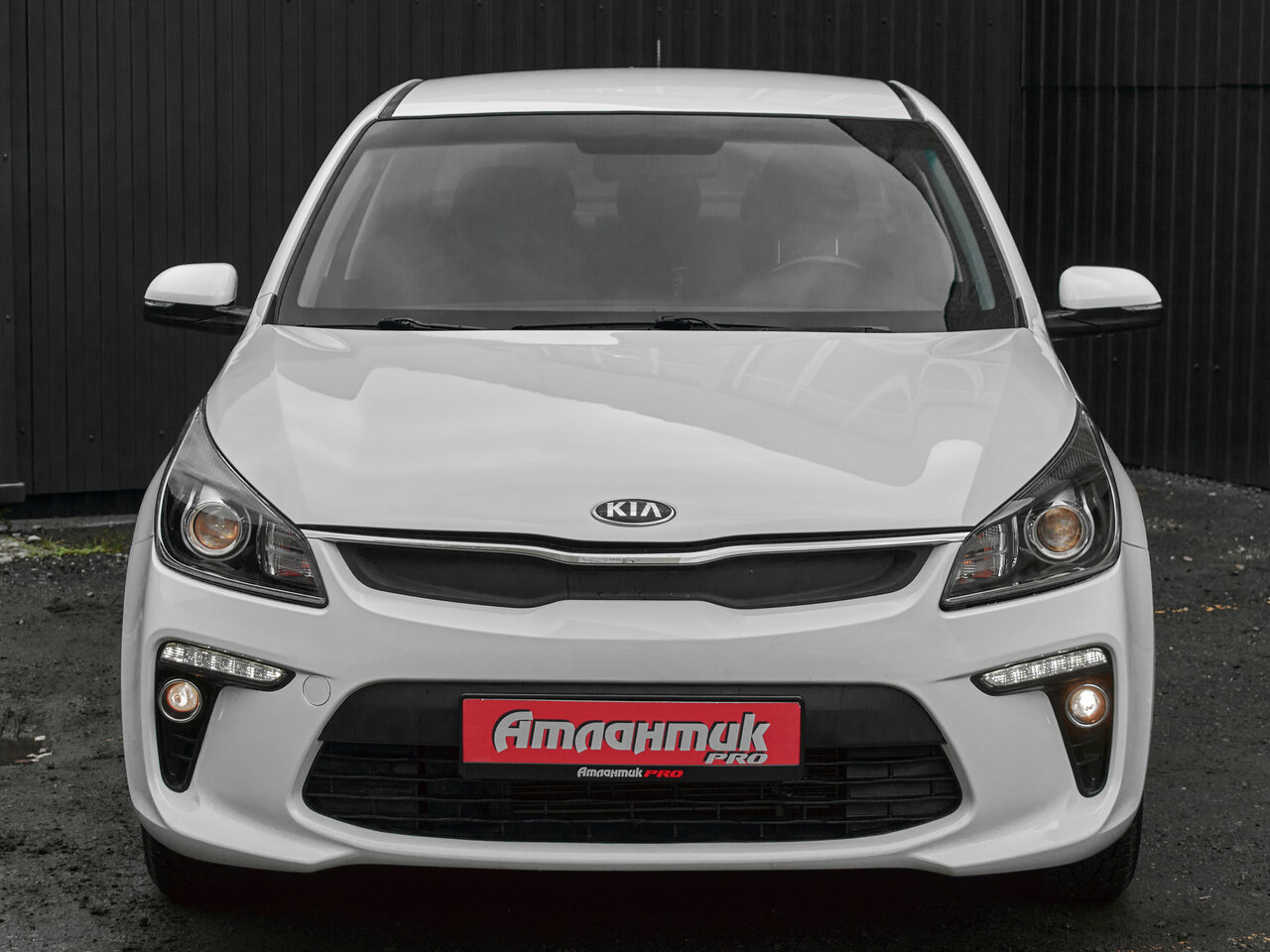 Купить Kia Rio 1.6 AT (123 л.с.), 2017 в Екатеренбурге
