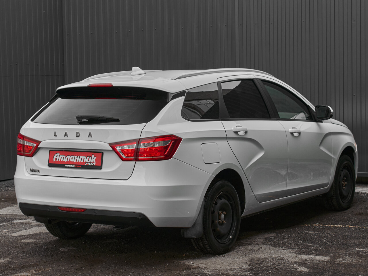 Купить Lada (ВАЗ) Vesta SW 1.6 CVT (113 л.с.), 2021 в Екатеренбурге