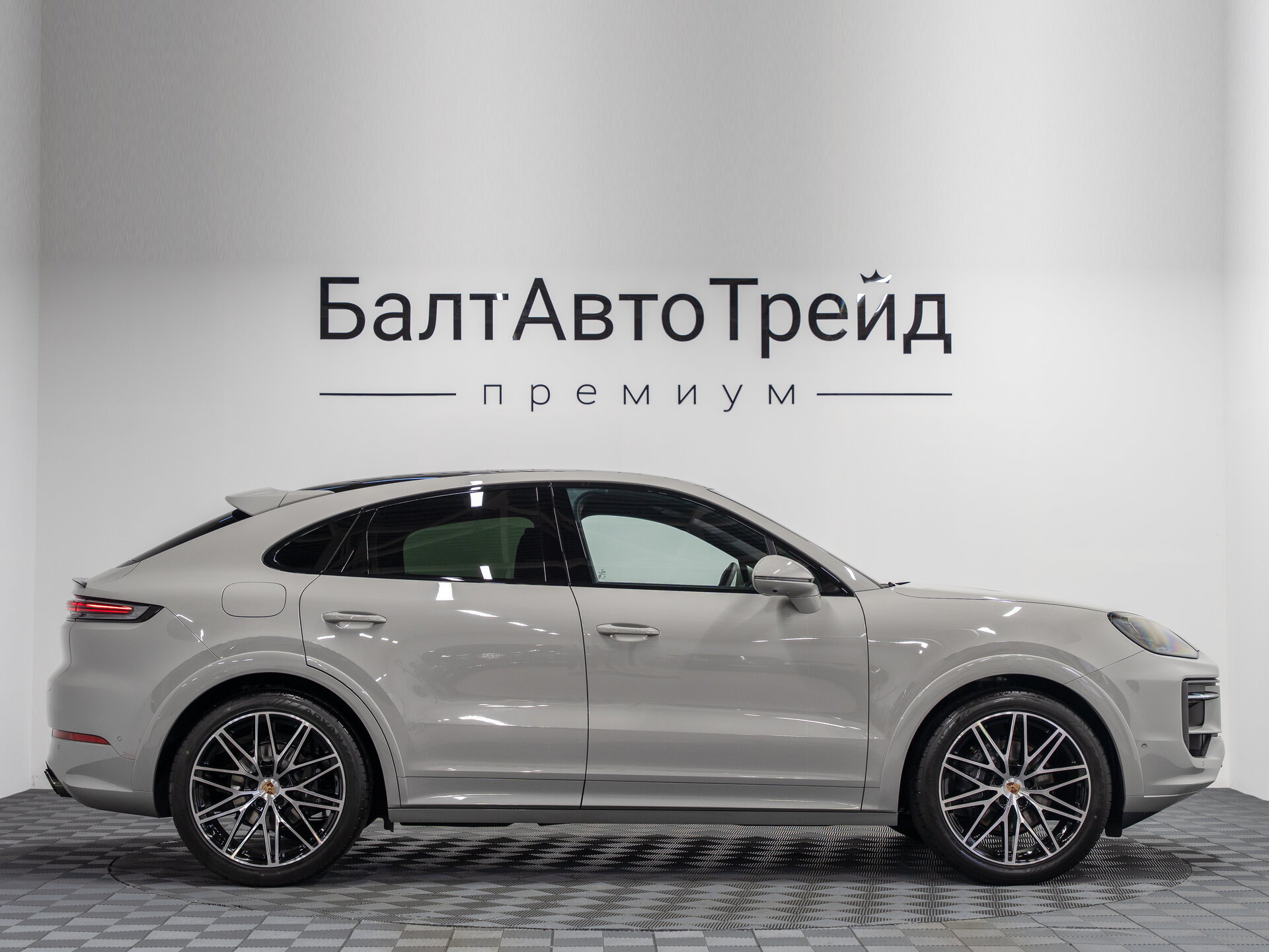 Автомобиль Porsche Cayenne Coupé 3.0 AT (353 л.с.) 4WD - 6