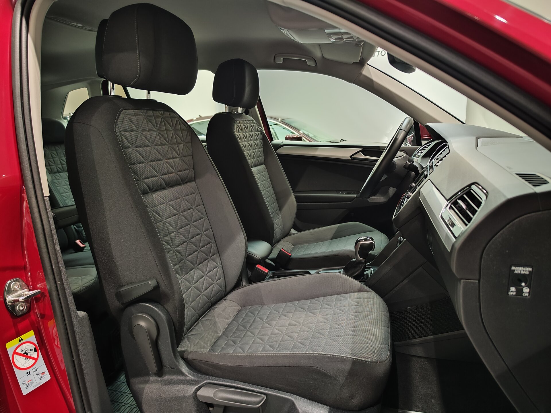Автомобиль Volkswagen Tiguan 1.4 AMT (150 л.с.) - 11