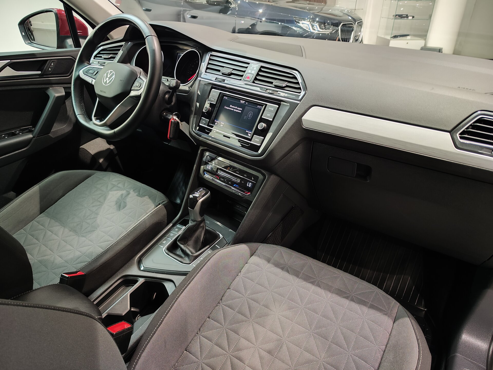 Автомобиль Volkswagen Tiguan 1.4 AMT (150 л.с.) - 12