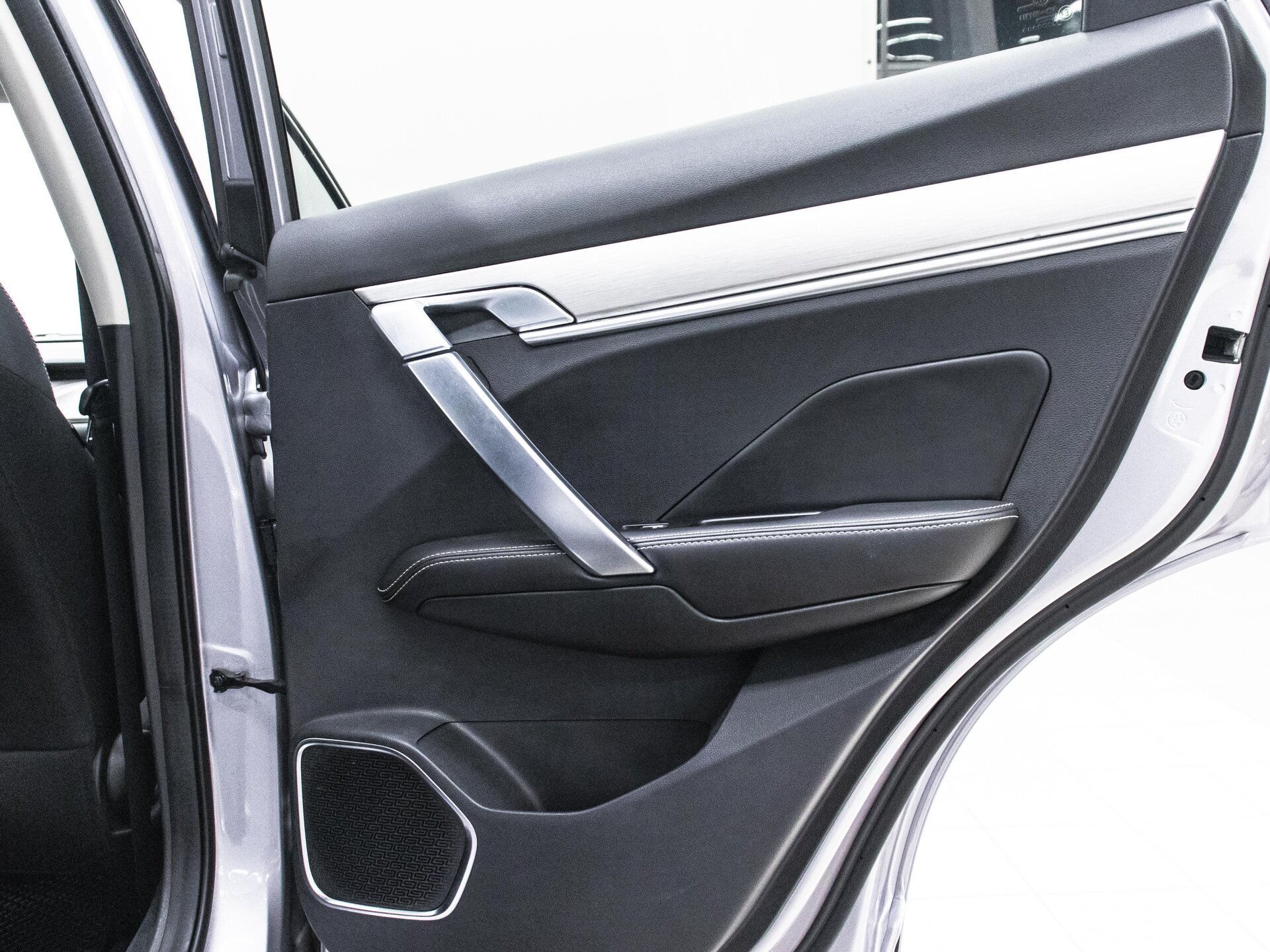 Geely Coolray 2023 25