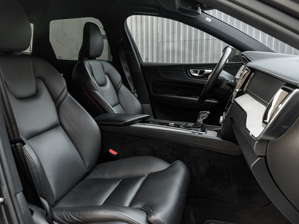 Купить Volvo XC60 2.0 AT (249 л.с.) 4WD, 2021 в Екатеренбурге