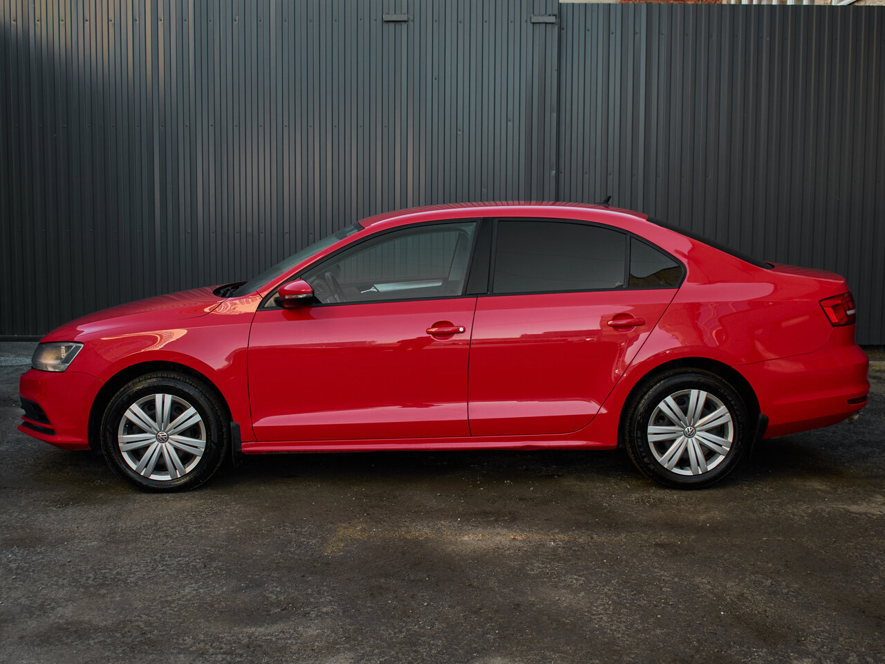 Купить Volkswagen Jetta 1.6 AT (105 л.с.), 2014 в Екатеренбурге