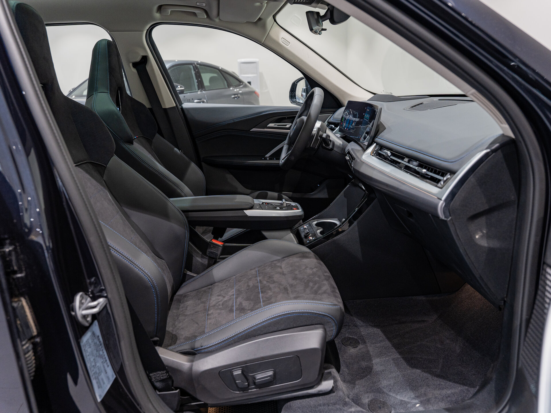 Автомобиль BMW X1 25Li xDrive 2.0 AMT (204 л.с.) 4WD - 13