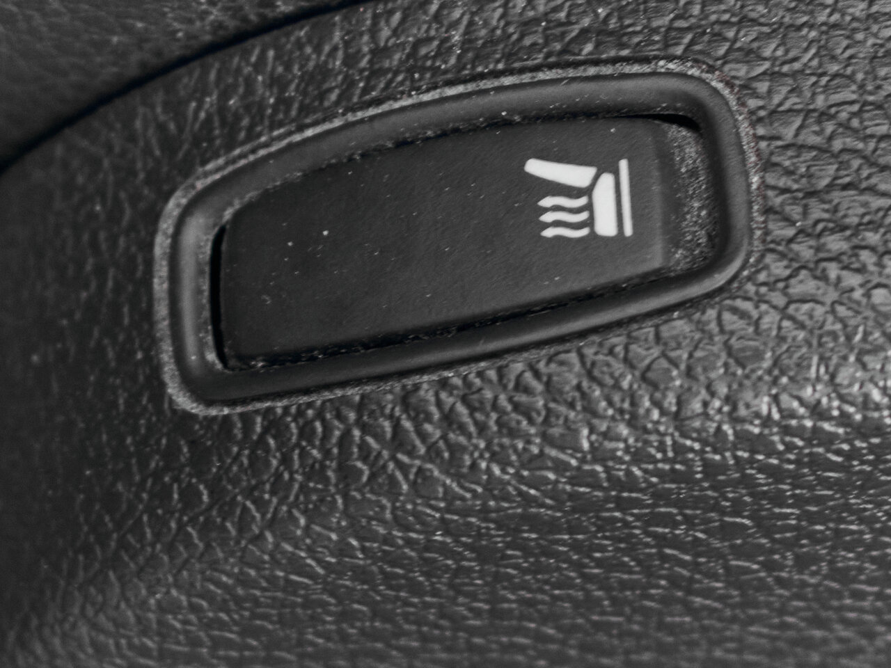 Купить Renault Sandero Stepway 1.6 MT (84 л.с.), 2012 в Екатеренбурге