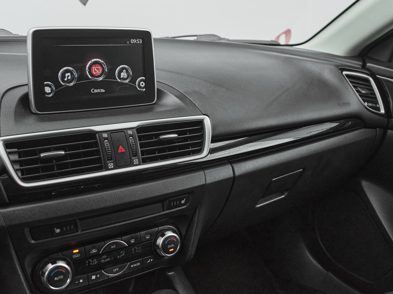 Купить Mazda 3 1.6 AT (104 л.с.), 2014 в Екатеренбурге
