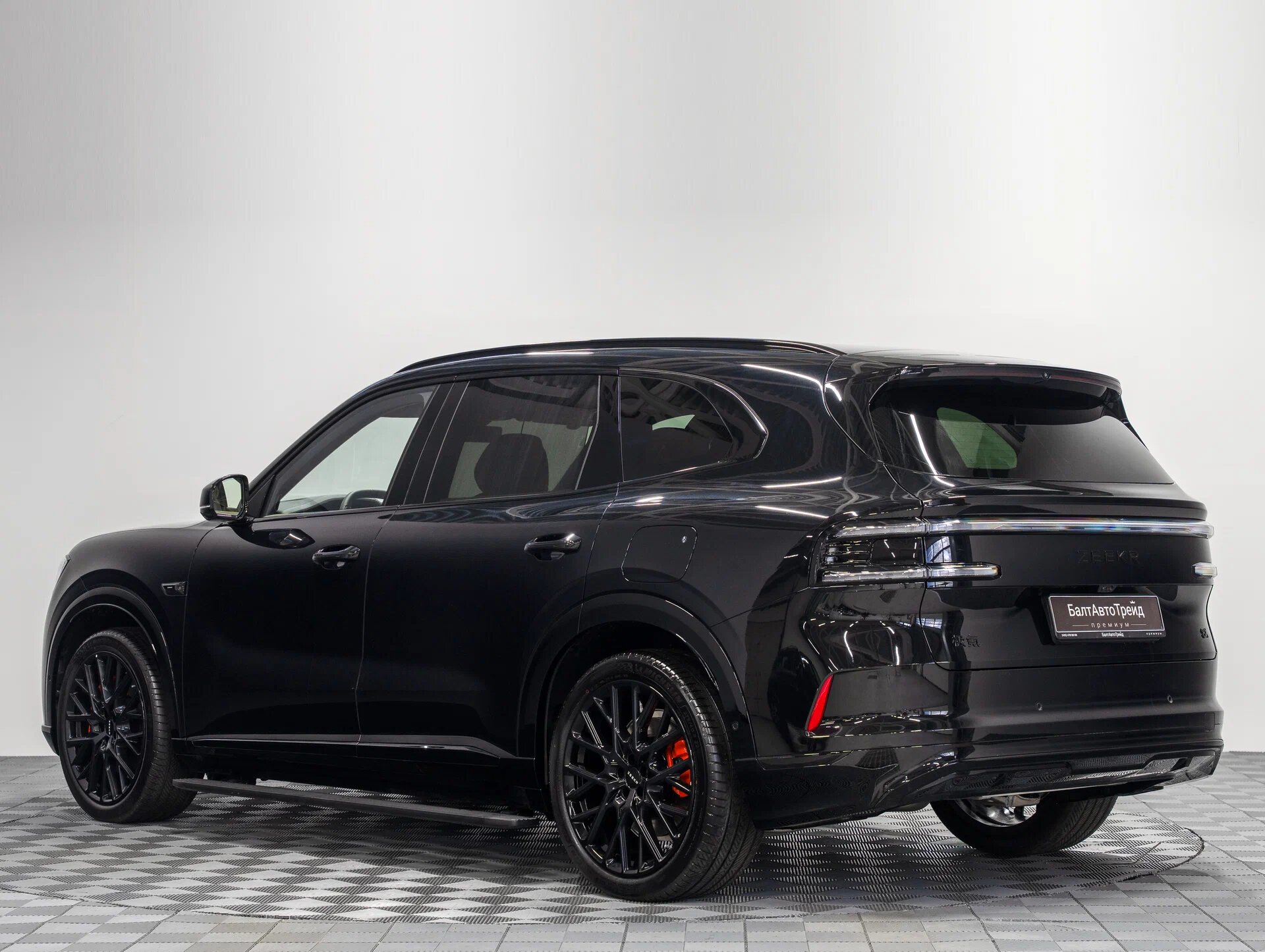Автомобиль Zeekr 8X 70 kWh 2.0hyb AT (898 л.с.) 4WD - 5
