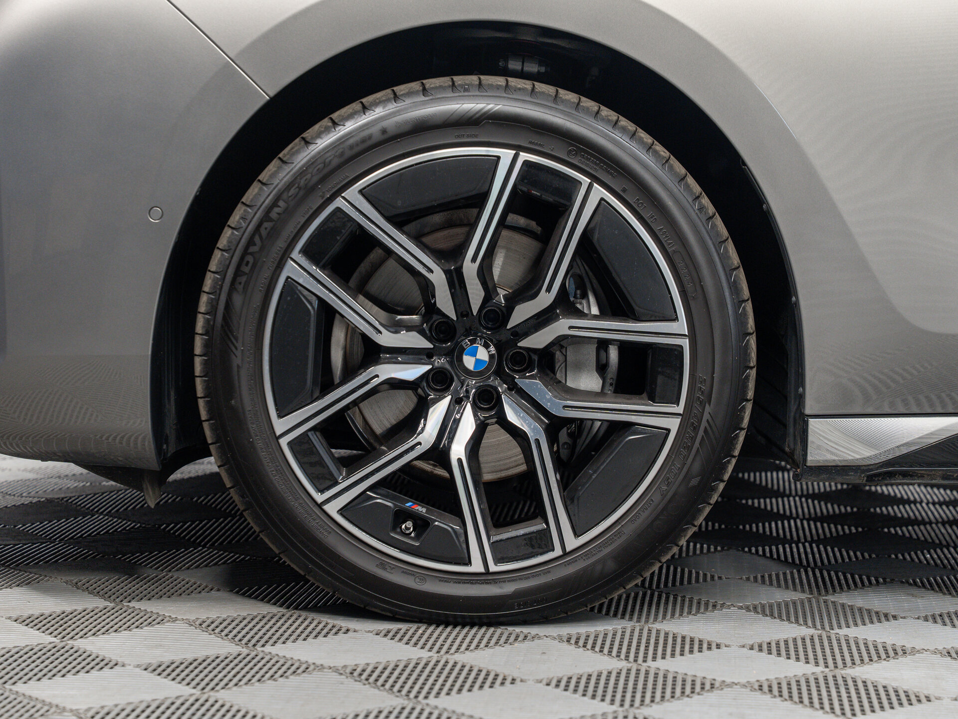 Автомобиль BMW 7 серии 740d xDrive 3.0d AT (286 л.с.) 4WD - 12