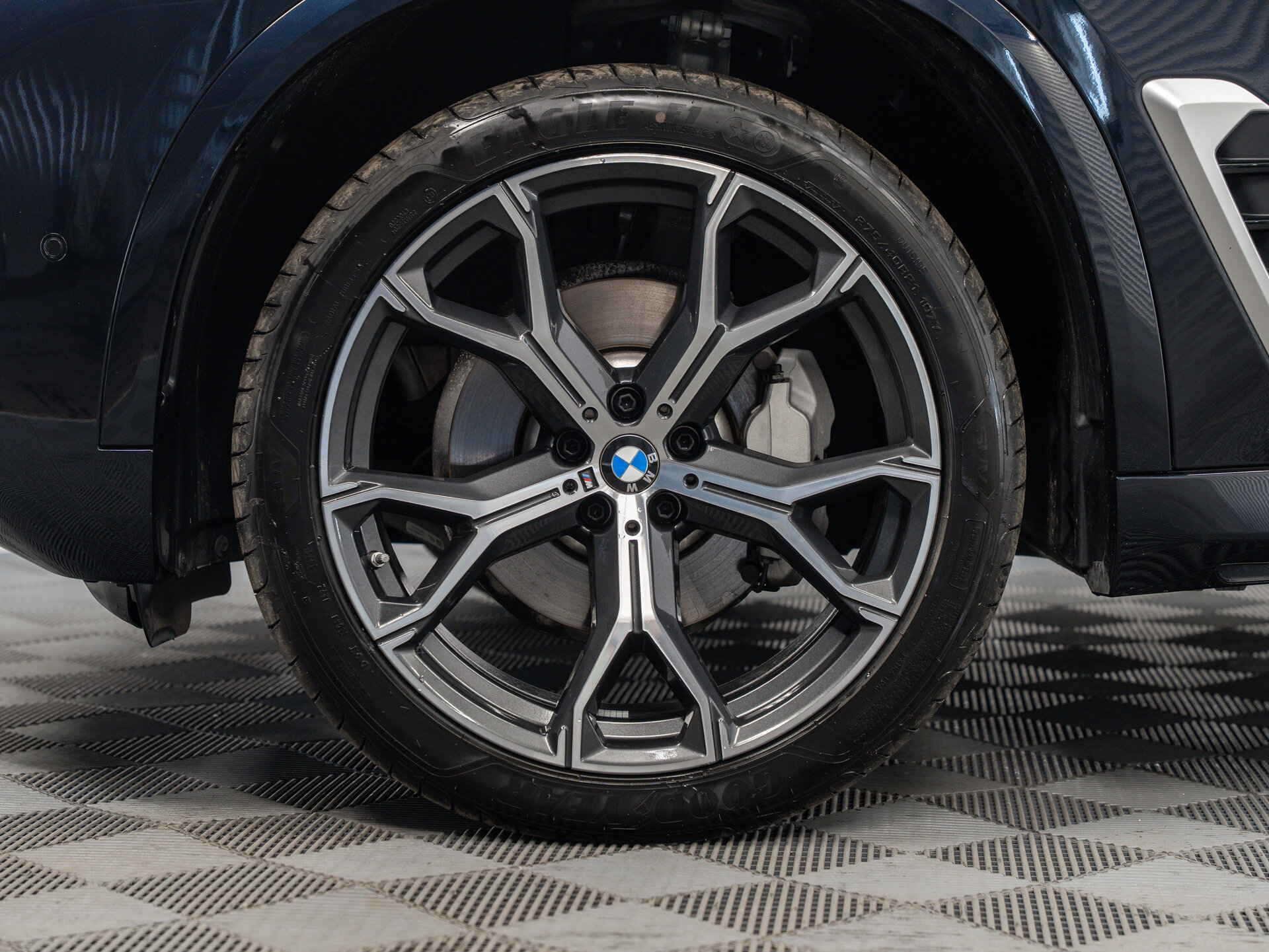 Автомобиль BMW X5 30Li 2.0 AT (258 л.с.) 4WD - 10