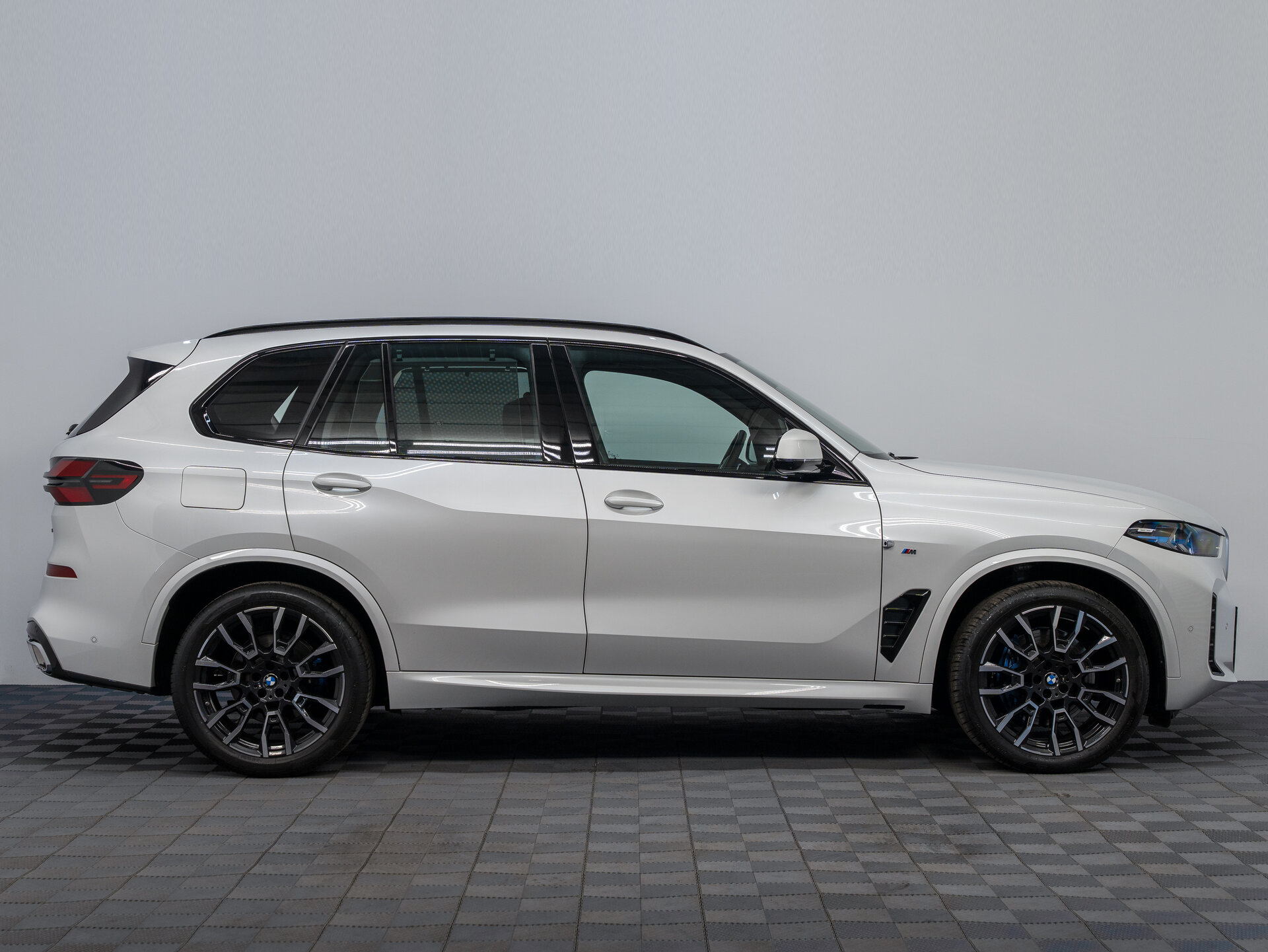 Автомобиль BMW X5 40i 3.0 AT (381 л.с.) 4WD - 7