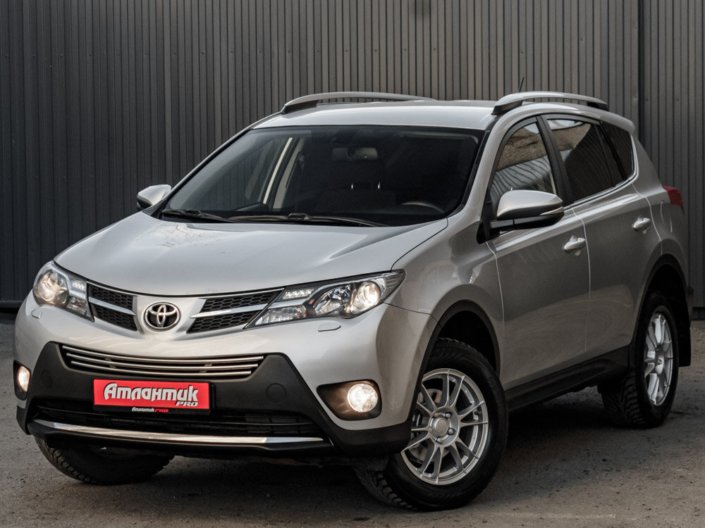 Купить Toyota RAV4 2.0 MT (146 л.с.) 4WD, 2015 в Екатеренбурге