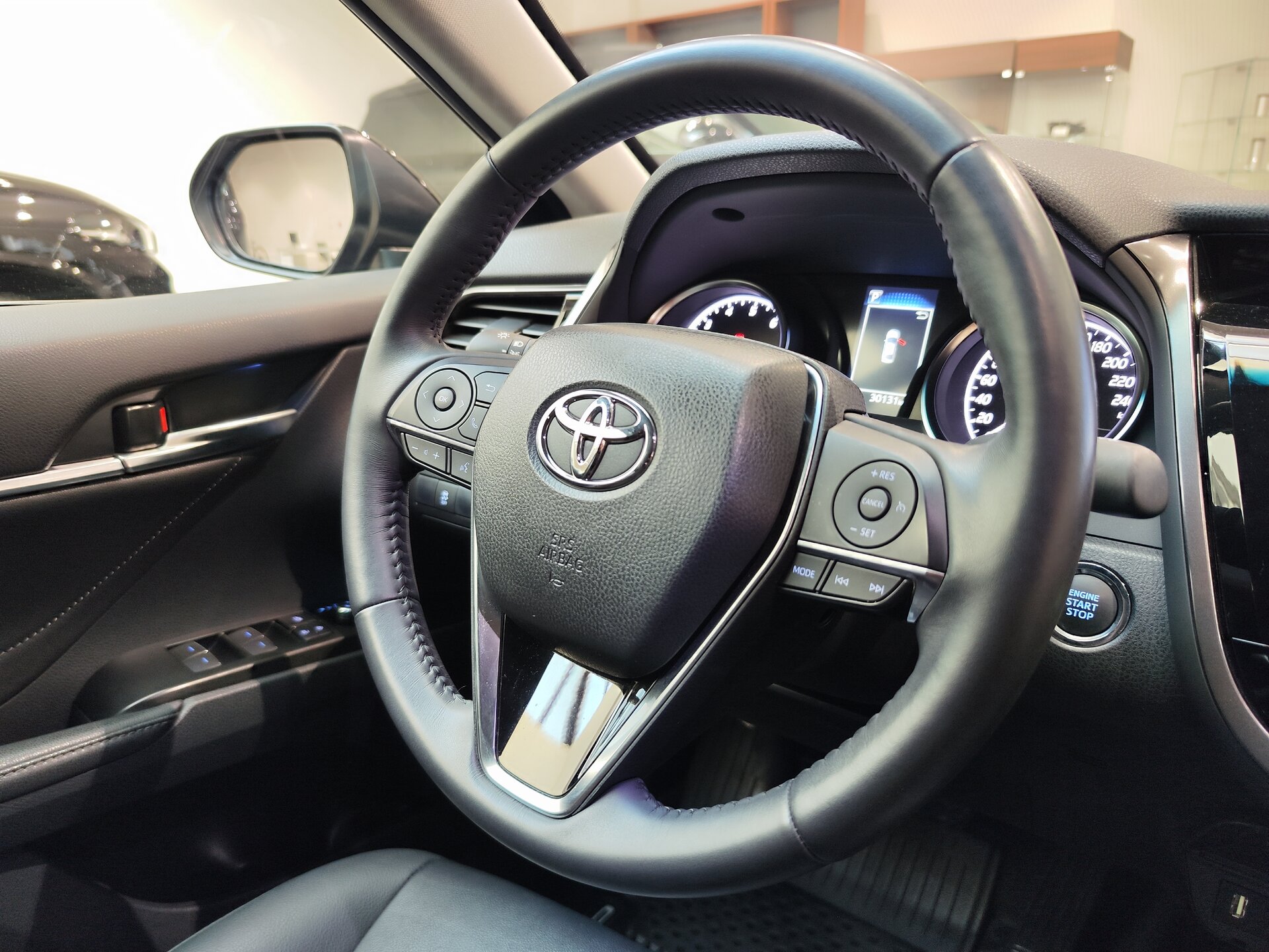 Автомобиль Toyota Camry 2.5 AT (200 л.с.) - 13
