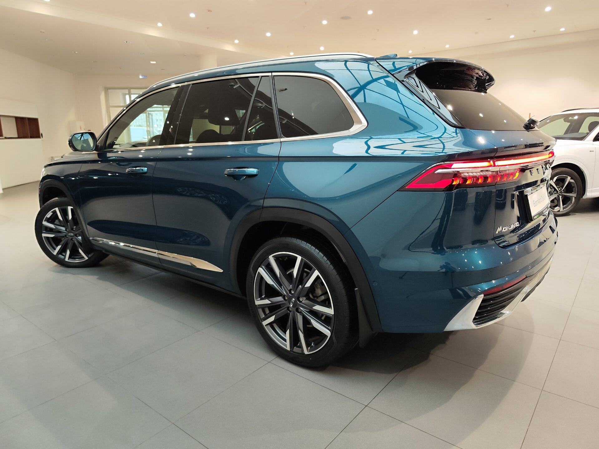 Автомобиль Geely Monjaro 2.0 AT (238 л.с.) 4WD - 4