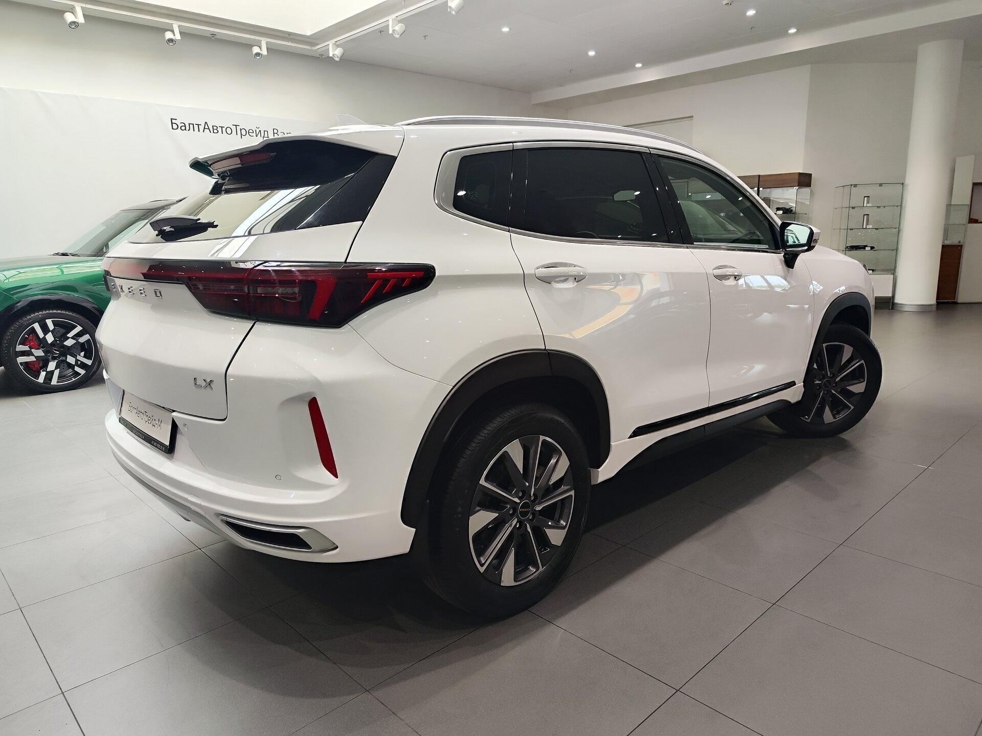 Автомобиль EXEED LX 1.5 CVT (147 л.с.) - 6