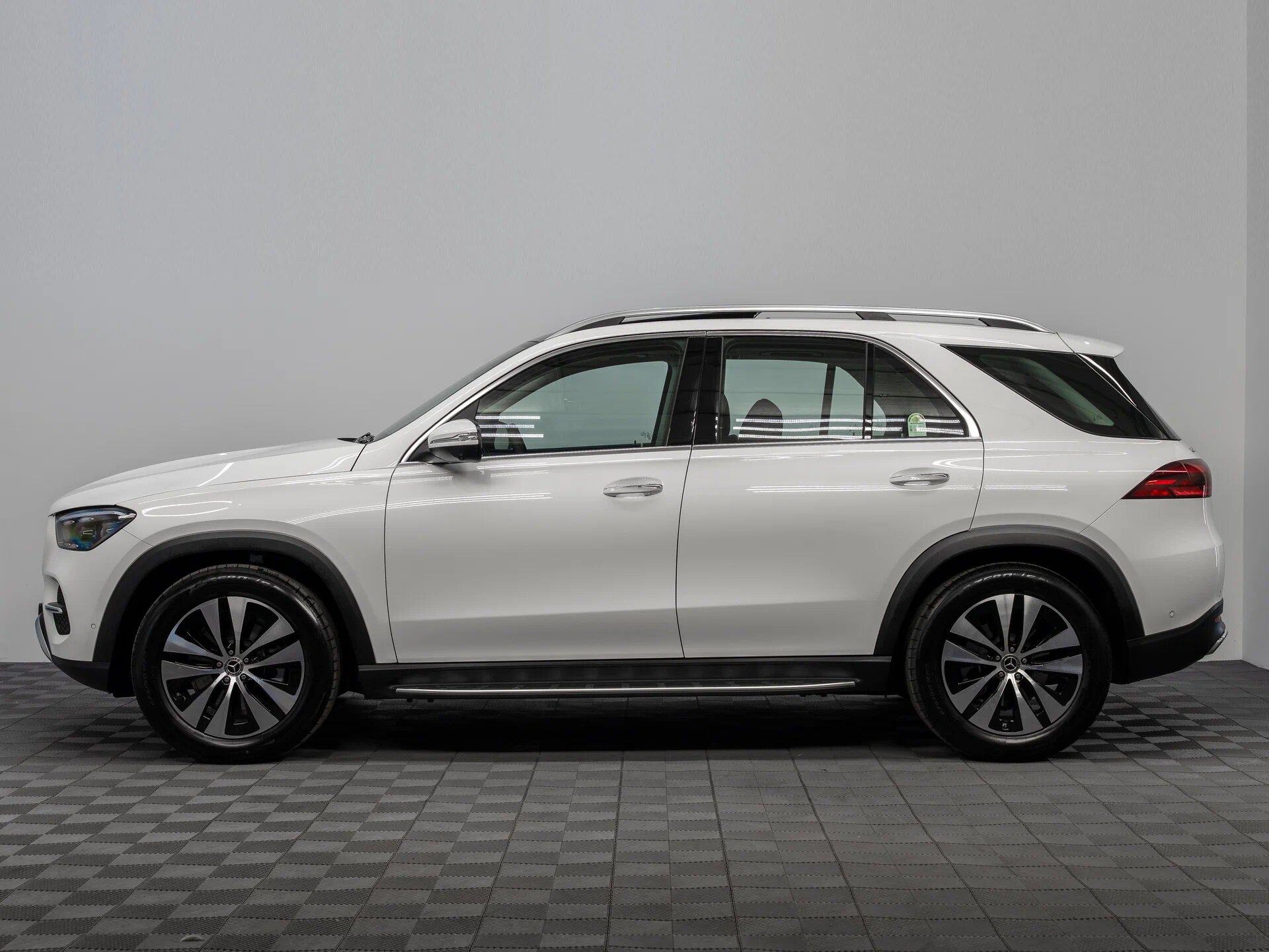 Автомобиль Mercedes-Benz GLE 300 d 2.0d AT (269 л.с.) 4WD - 6
