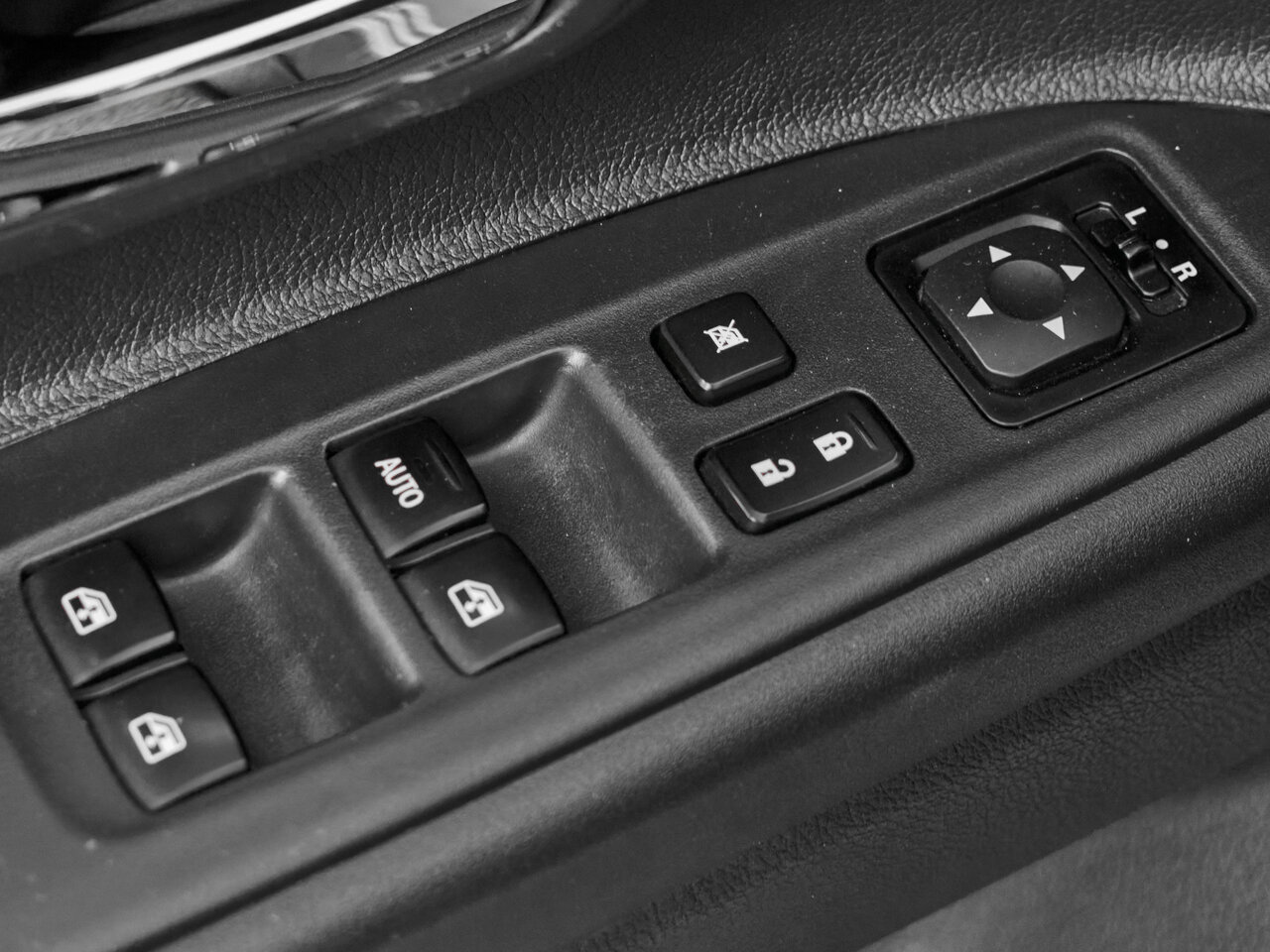 Купить Mitsubishi Outlander 2.0 CVT (146 л.с.) 4WD, 2016 в Екатеренбурге
