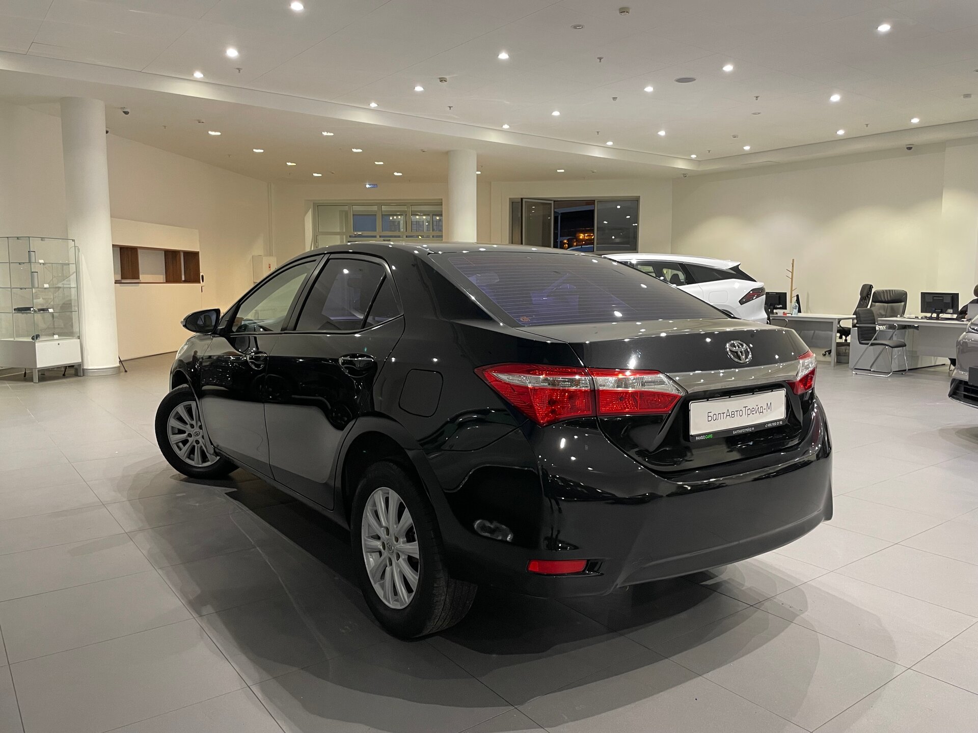 Автомобиль Toyota Corolla 1.6 CVT (122 л.с.) - 4