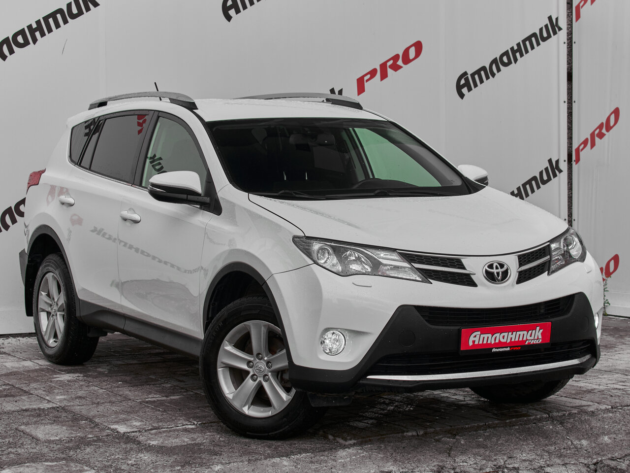 Купить Toyota RAV4 2.0 CVT (146 л.с.) 4WD, 2014 в Екатеренбурге