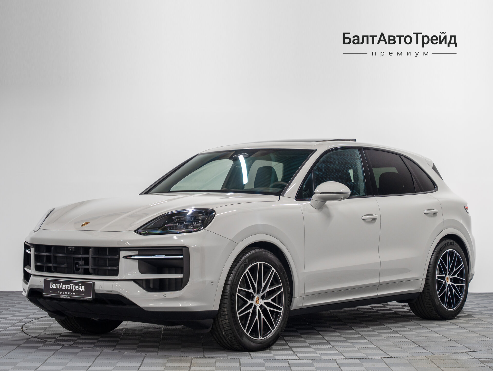 Автомобиль Porsche Cayenne 3.0 AT (353 л.с.) 4WD - 1