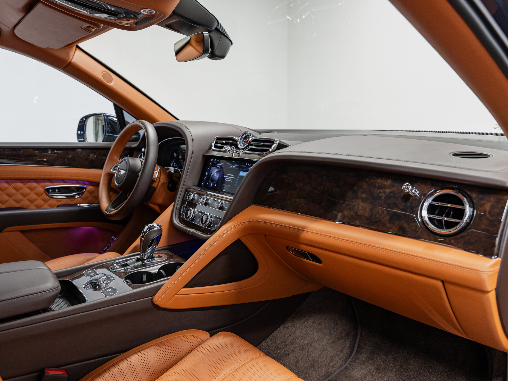 Автомобиль Bentley Bentayga 4.0 AT (550 л.с.) 4WD - 15