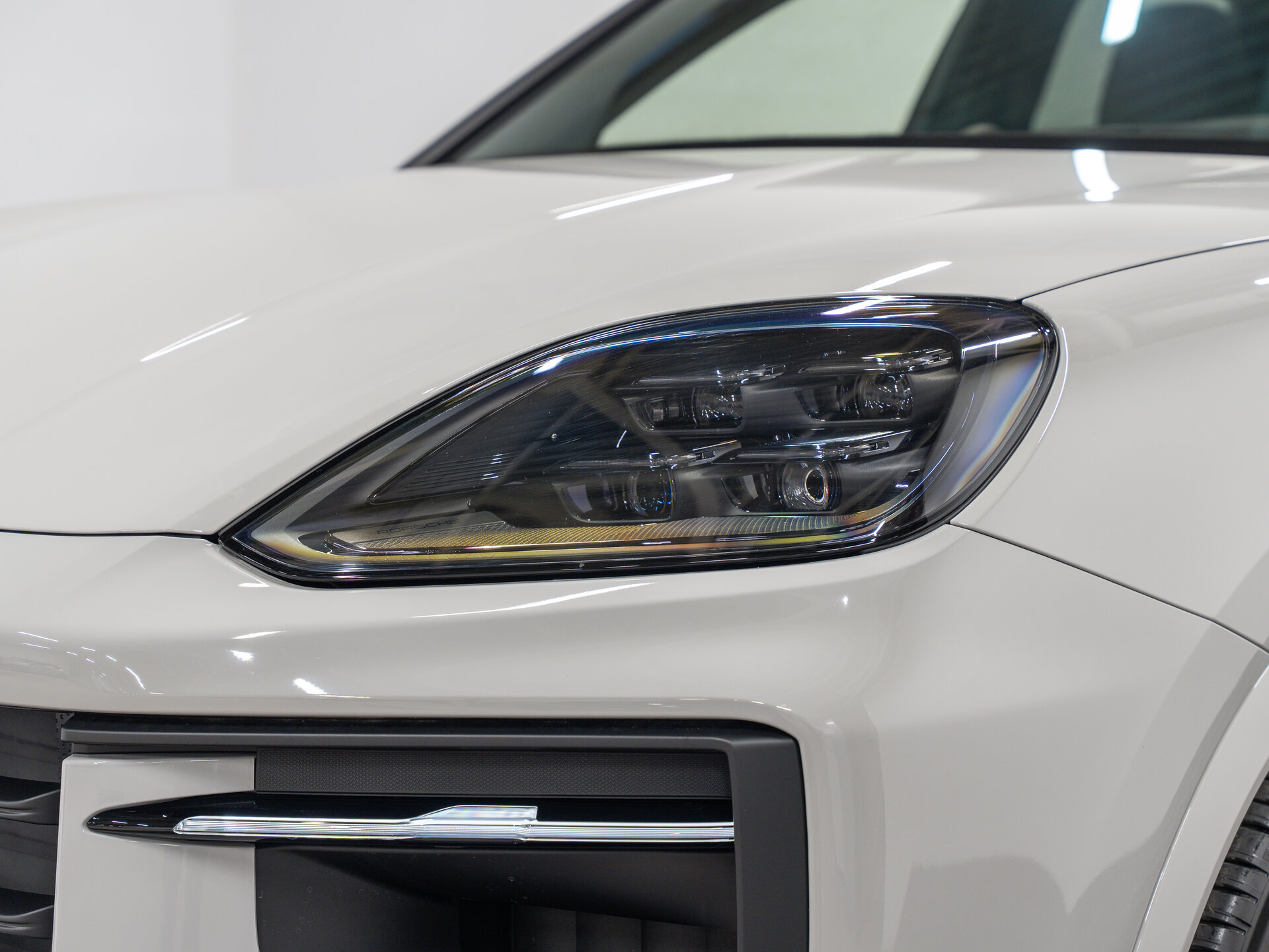 Автомобиль Porsche Cayenne 3.0 AT (353 л.с.) 4WD - 2